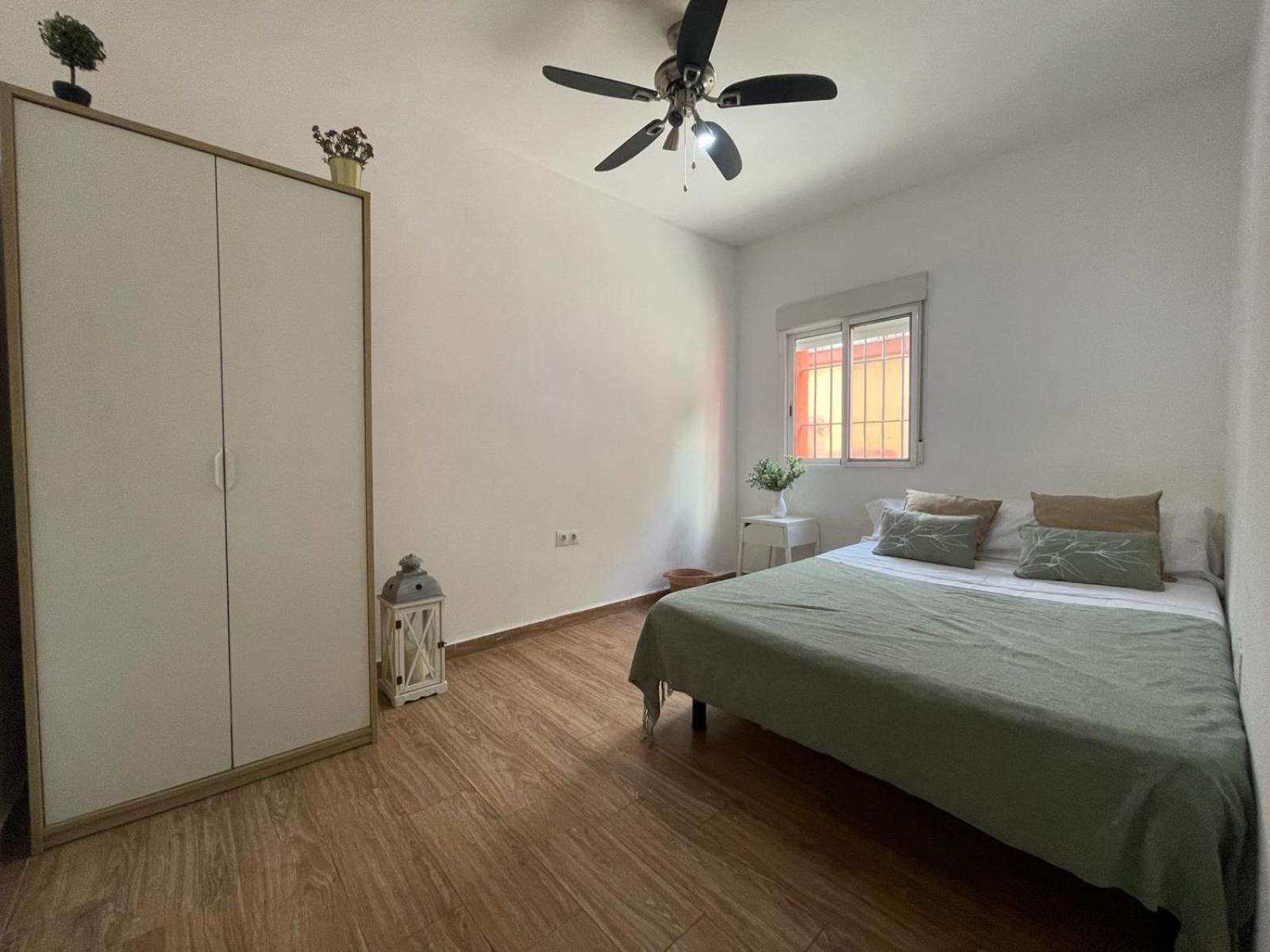 Triana Roomable Seville Exterior photo